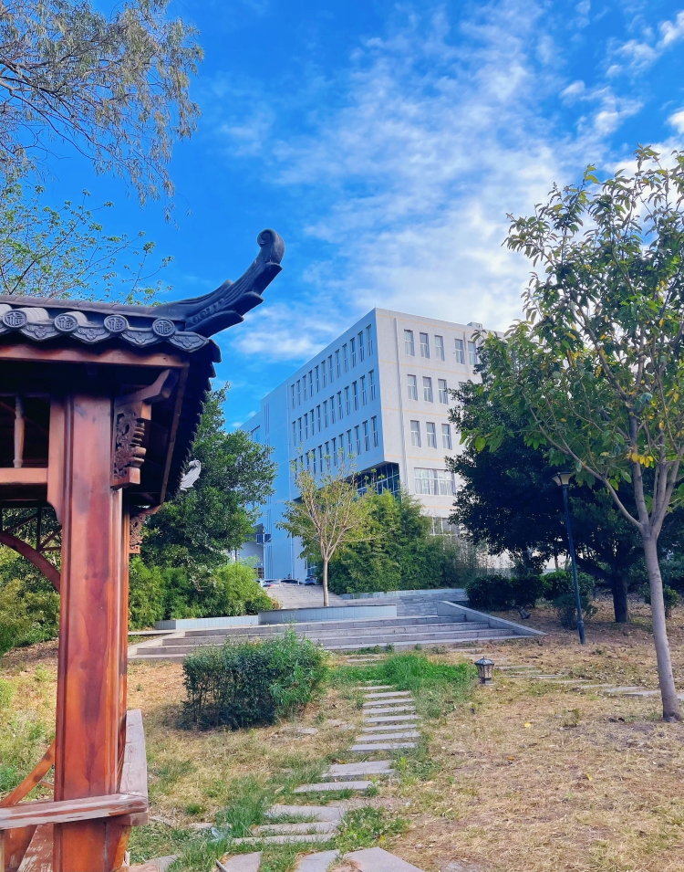 通往实训室的路-胡诚 通往实训室的路-胡诚